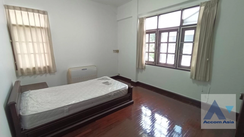 23  3 br House for rent and sale in Sukhumvit ,Bangkok BTS Asok 4004001