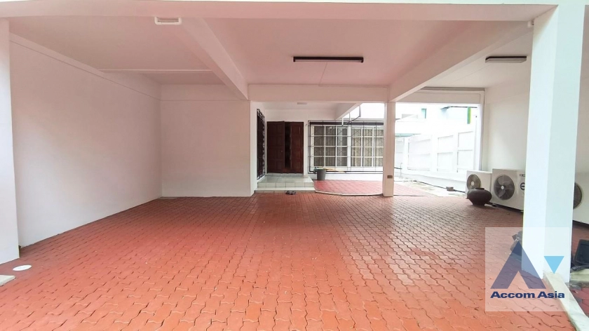 32  3 br House for rent and sale in Sukhumvit ,Bangkok BTS Asok 4004001