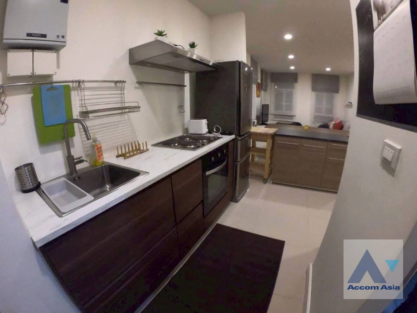 unit 4 Bedrooms  Townhouse For Rent in Sukhumvit, Bangkok  near BTS On Nut (AA44067)