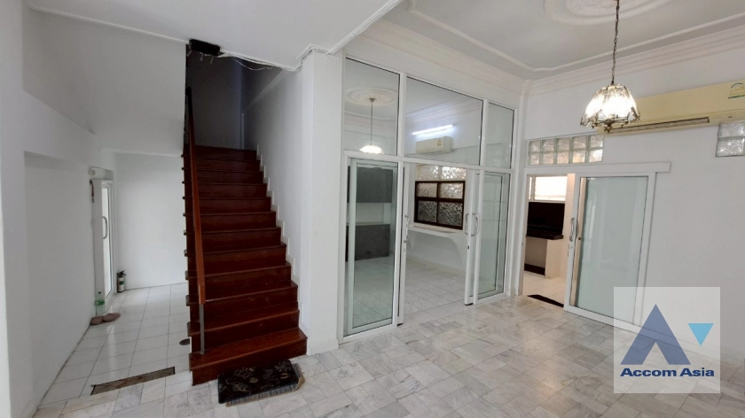unitHome Office |  5 Bedrooms  Townhouse For Rent in Sukhumvit, Bangkok  near BTS Ekkamai (AA44069)