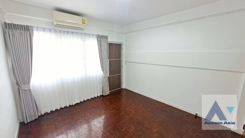 17  5 br Townhouse For Rent in Sukhumvit ,Bangkok BTS Ekkamai AA44069