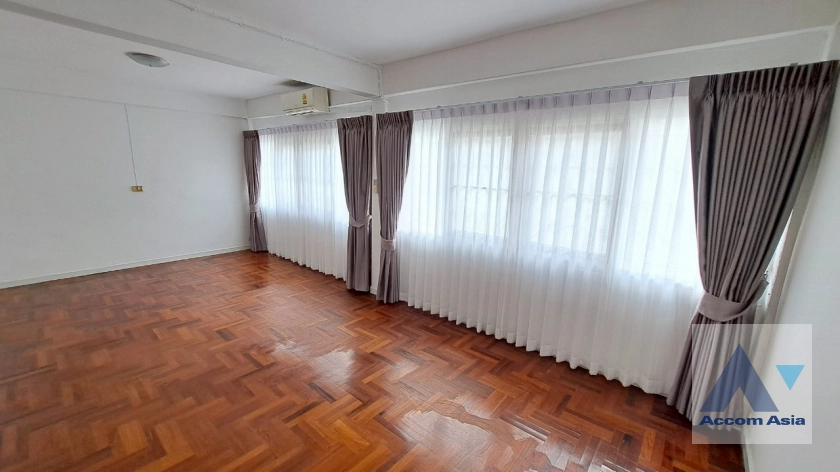 14  5 br Townhouse For Rent in Sukhumvit ,Bangkok BTS Ekkamai AA44069