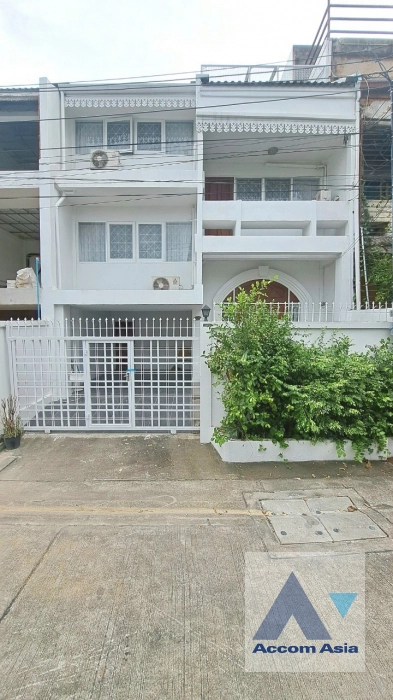  1  5 br Townhouse For Rent in Sukhumvit ,Bangkok BTS Ekkamai AA44069