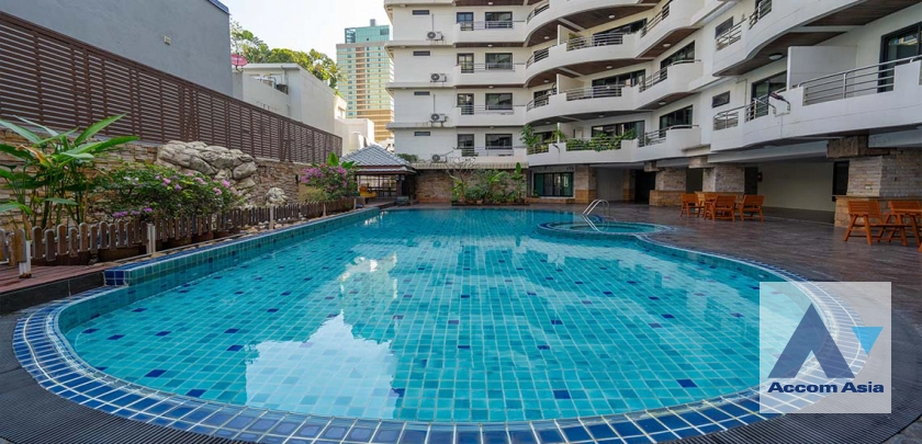 unit 3 Bedrooms  Apartment For Rent in Sukhumvit, Bangkok  near BTS Asok - MRT Sukhumvit (AA44075)