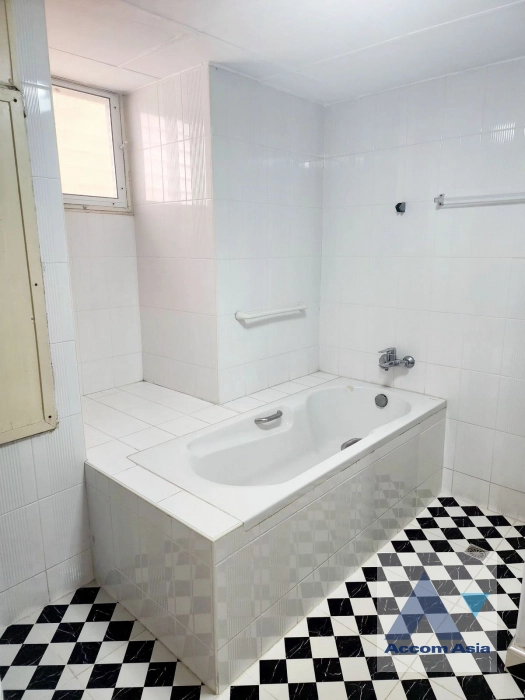 9  4 br Condominium for rent and sale in Sukhumvit ,Bangkok BTS Ekkamai at Tai Ping Tower AA44079