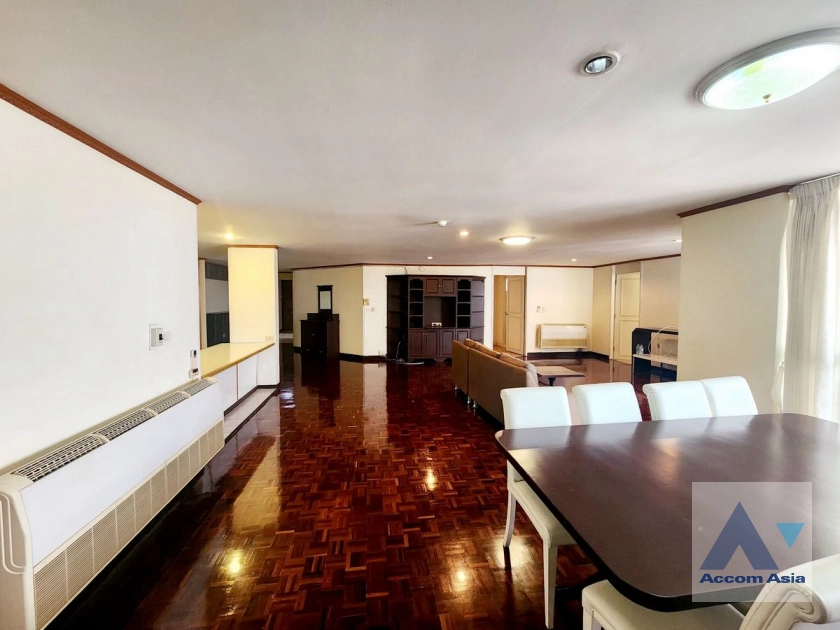 unit 4 Bedrooms  Condominium For Rent & Sale in Sukhumvit, Bangkok  near BTS Ekkamai (AA44079)