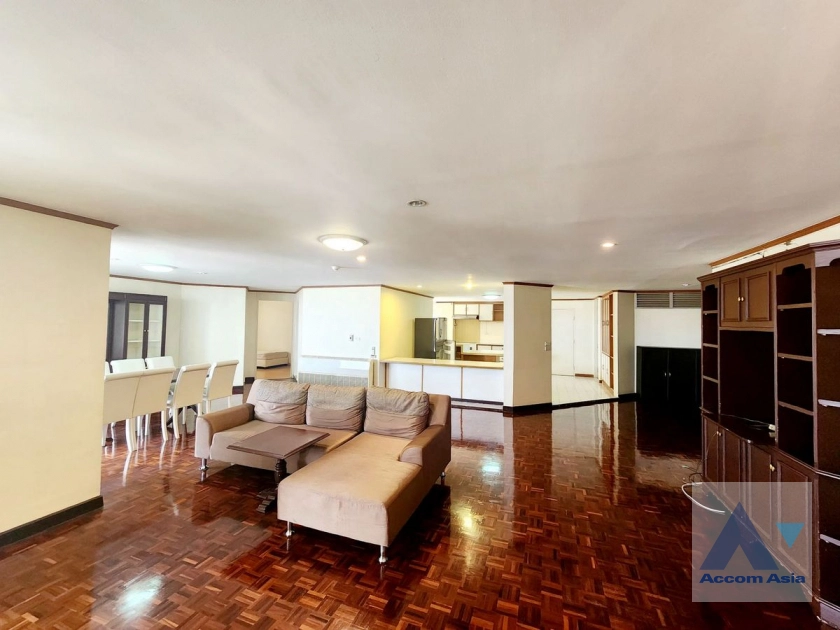 unit 4 Bedrooms  Condominium For Rent & Sale in Sukhumvit, Bangkok  near BTS Ekkamai (AA44079)
