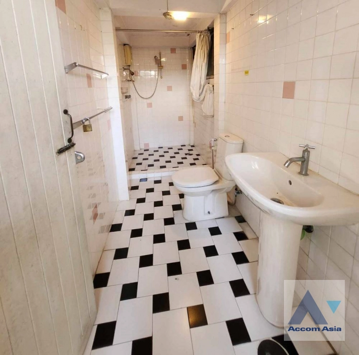 11  3 br House for rent and sale in Sukhumvit ,Bangkok BTS Bang Chak AA44082