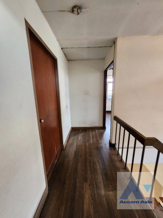 10  3 br House for rent and sale in Sukhumvit ,Bangkok BTS Bang Chak AA44082