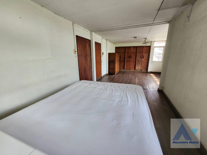 12  3 br House for rent and sale in Sukhumvit ,Bangkok BTS Bang Chak AA44082