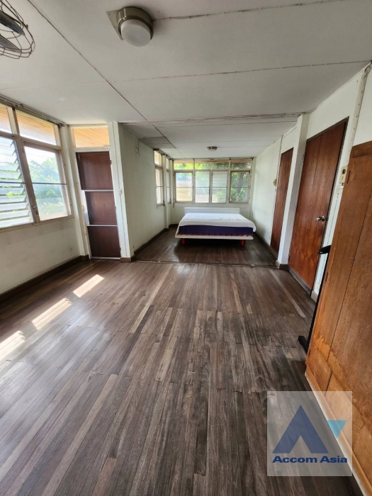 9  3 br House for rent and sale in Sukhumvit ,Bangkok BTS Bang Chak AA44082