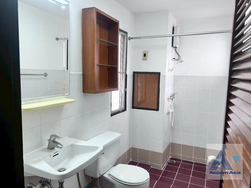 12  3 br Apartment for rent and sale in Sukhumvit ,Bangkok BTS Thong Lo at Greenery garden and privacy AA44083