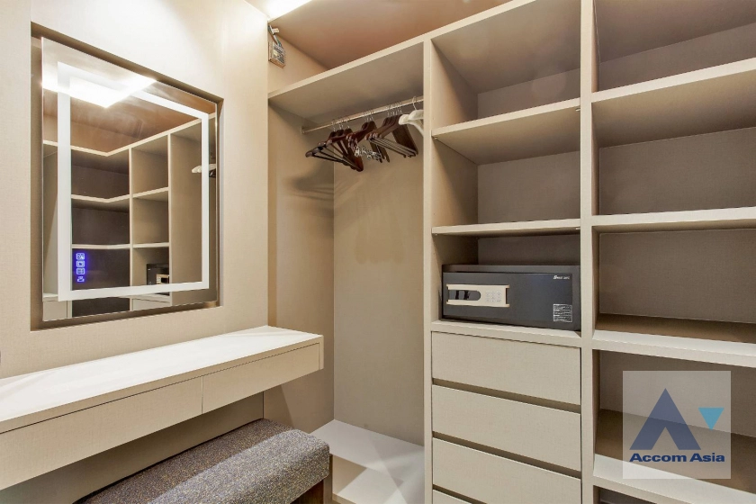 15  2 br Apartment for rent and sale in Sukhumvit ,Bangkok BTS Ekkamai at New Modern Classic Apartment, Near Main Street AA44084