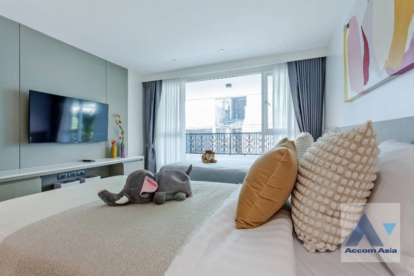 13  2 br Apartment for rent and sale in Sukhumvit ,Bangkok BTS Ekkamai at New Modern Classic Apartment, Near Main Street AA44084