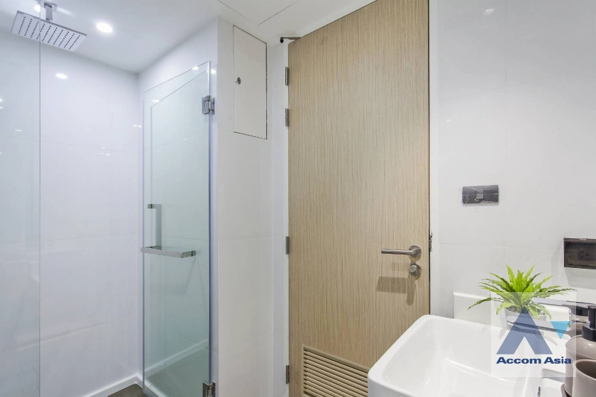 16  2 br Apartment for rent and sale in Sukhumvit ,Bangkok BTS Ekkamai at New Modern Classic Apartment, Near Main Street AA44084