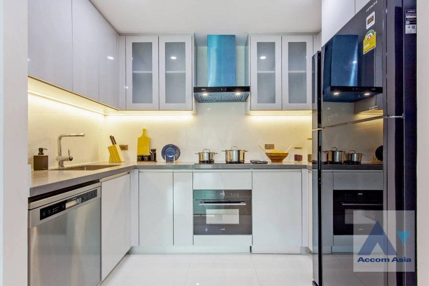 4  2 br Apartment for rent and sale in Sukhumvit ,Bangkok BTS Ekkamai at New Modern Classic Apartment, Near Main Street AA44084