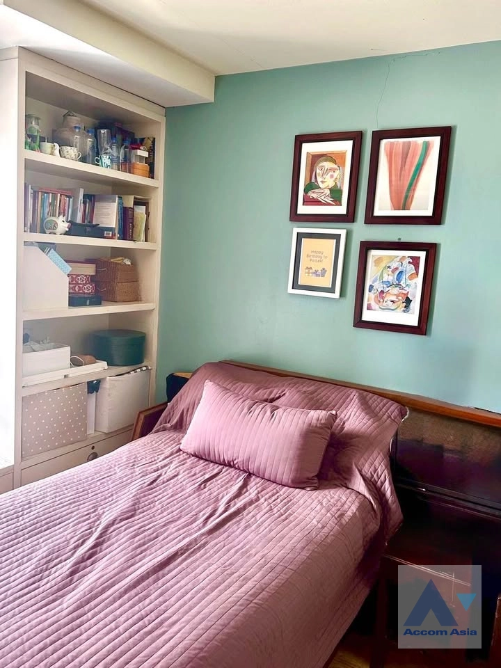 5  4 br Condominium For Sale in Sathorn ,Bangkok BRT Thanon Chan at Bangkok Garden Condominium AA44085