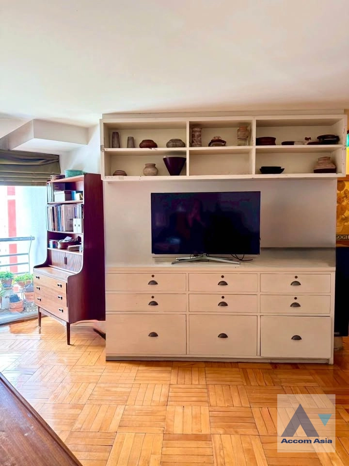 6  4 br Condominium For Sale in Sathorn ,Bangkok BRT Thanon Chan at Bangkok Garden Condominium AA44085