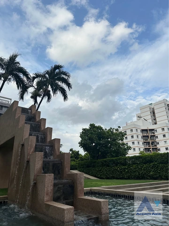 10  4 br Condominium For Sale in Sathorn ,Bangkok BRT Thanon Chan at Bangkok Garden Condominium AA44085