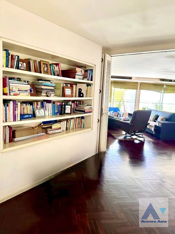  1  4 br Condominium For Sale in Sathorn ,Bangkok BRT Thanon Chan at Bangkok Garden Condominium AA44085