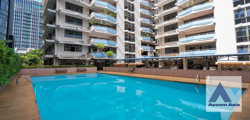  Low rise and Peaceful Apartment  3 Bedroom for Rent BTS Nana in Sukhumvit Bangkok