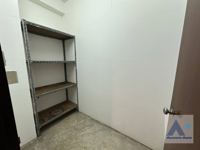 7  3 br Apartment for rent and sale in Sukhumvit ,Bangkok BTS Nana at Low rise and Peaceful AA44087