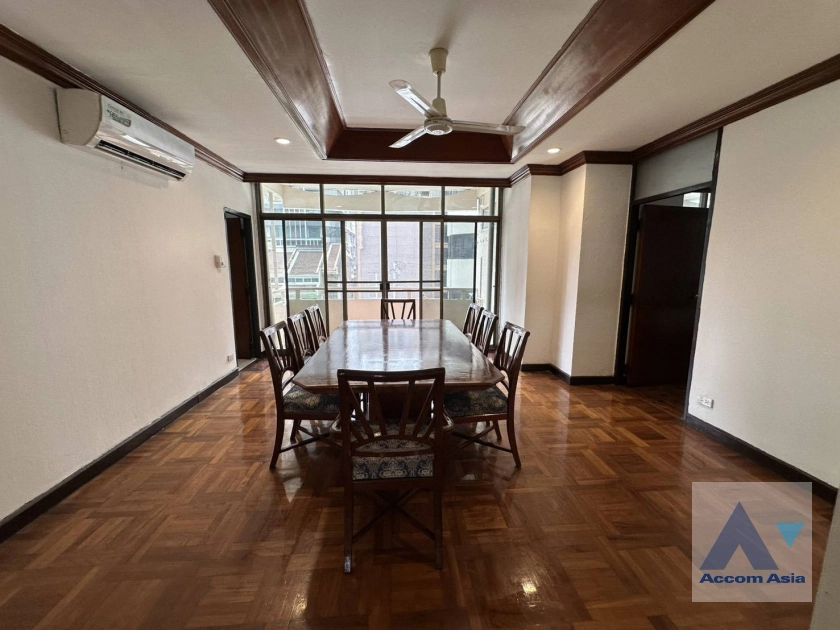 unit 3 Bedrooms  Apartment For Rent & Sale in Sukhumvit, Bangkok  near BTS Nana (AA44087)