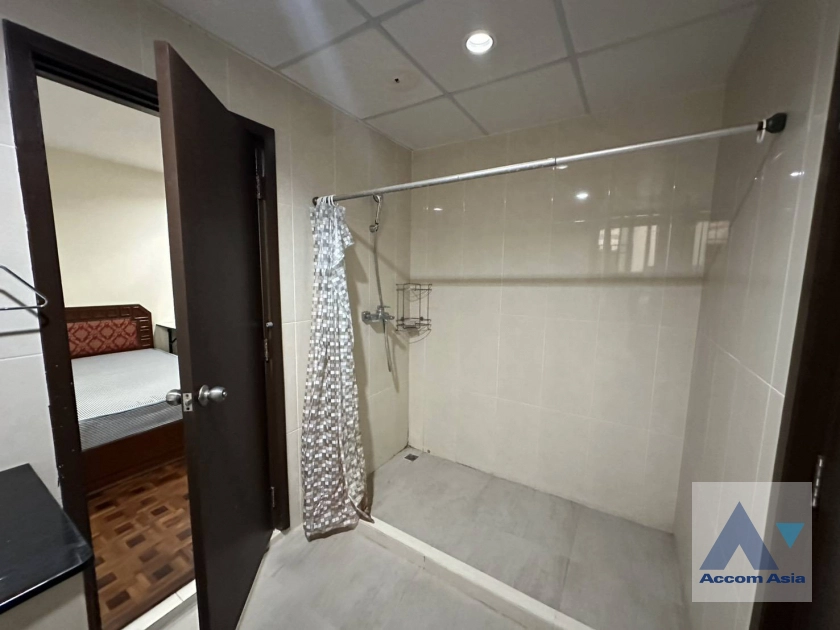 11  4 br Apartment For Rent in Sukhumvit ,Bangkok BTS Nana at Low rise and Peaceful AA44088