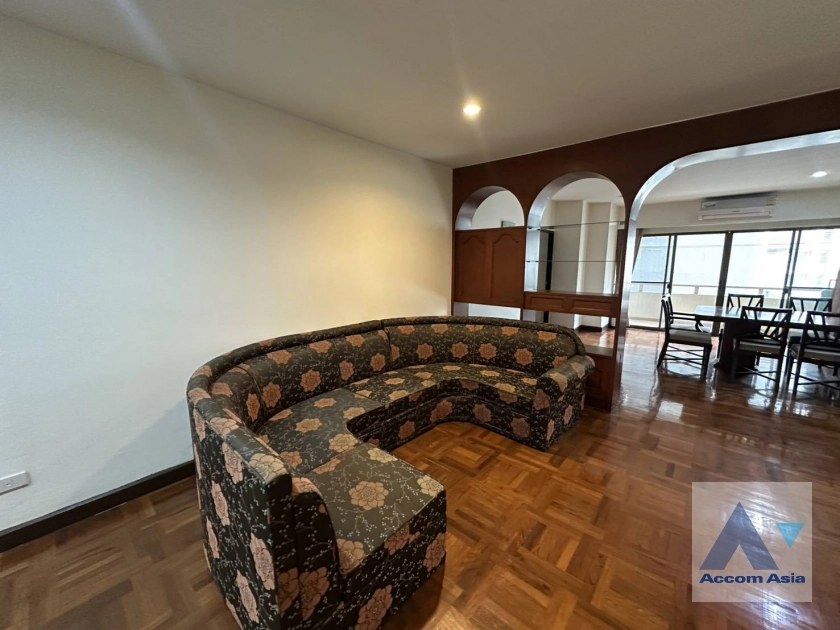unit 4 Bedrooms  Apartment For Rent in Sukhumvit, Bangkok  near BTS Nana (AA44088)
