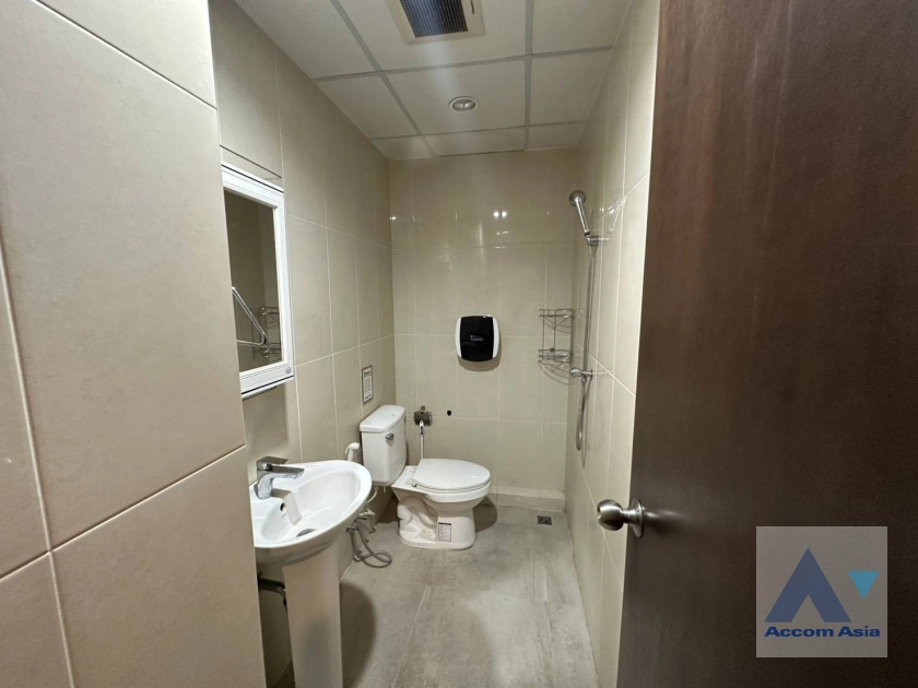 14  4 br Apartment For Rent in Sukhumvit ,Bangkok BTS Nana at Low rise and Peaceful AA44088