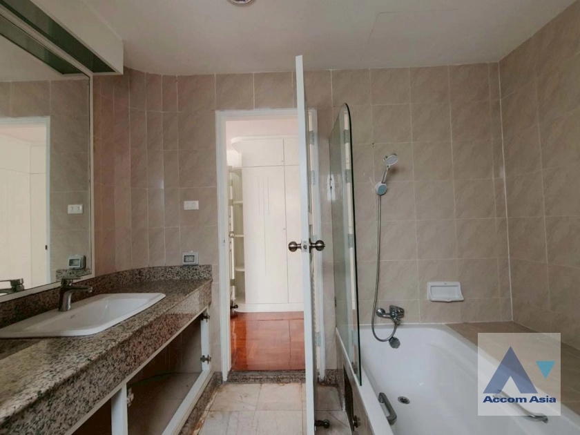 5  5 br Townhouse For Rent in Sathorn ,Bangkok BTS Chong Nonsi at A Homely Place Residence AA44091