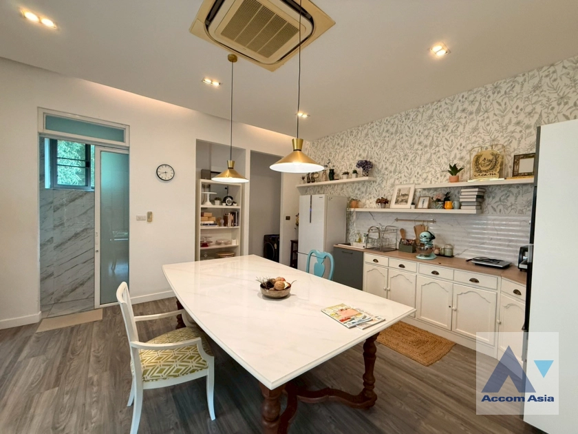 13  2 br House For Rent in Sukhumvit ,Bangkok BTS Bang Chak AA44092