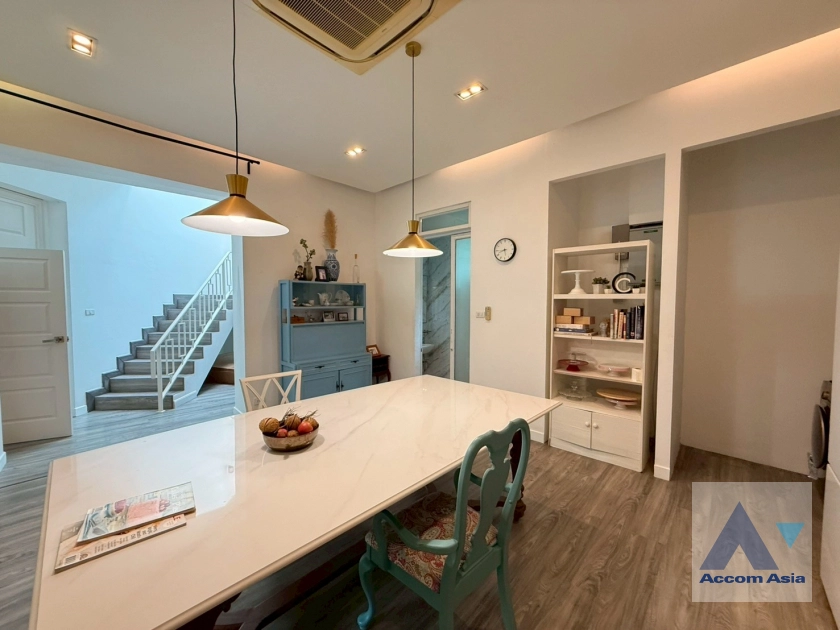 14  2 br House For Rent in Sukhumvit ,Bangkok BTS Bang Chak AA44092