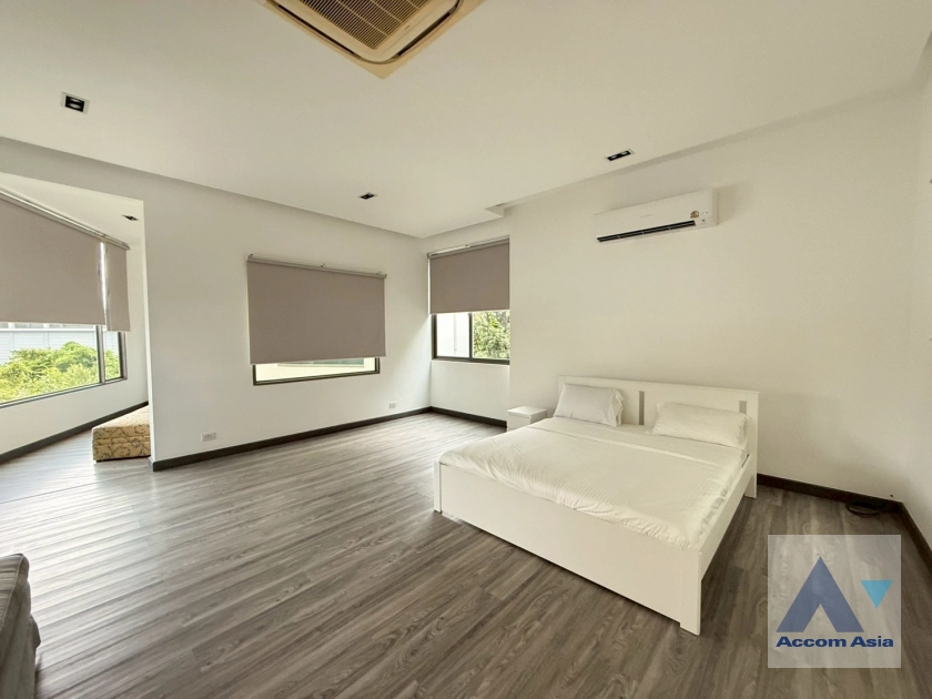 21  2 br House For Rent in Sukhumvit ,Bangkok BTS Bang Chak AA44092