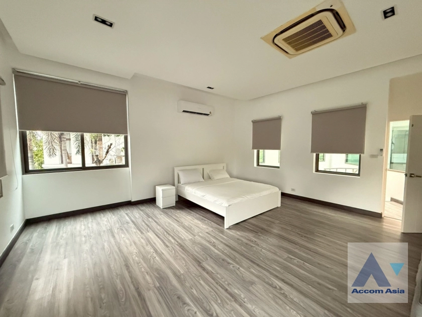28  2 br House For Rent in Sukhumvit ,Bangkok BTS Bang Chak AA44092