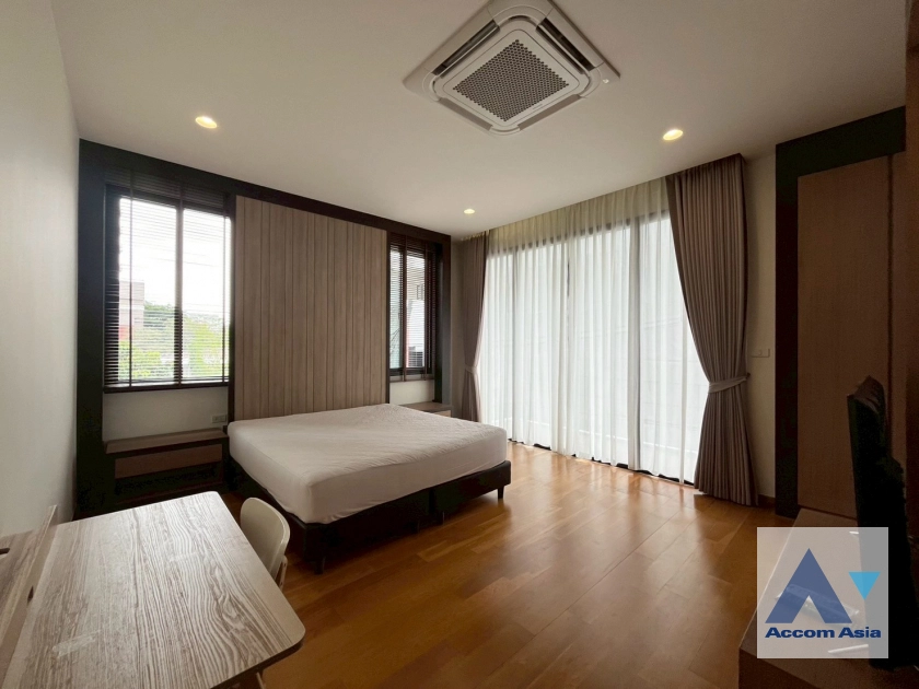 12  4 br House For Sale in Sukhumvit ,Bangkok BTS Phrom Phong AA44093