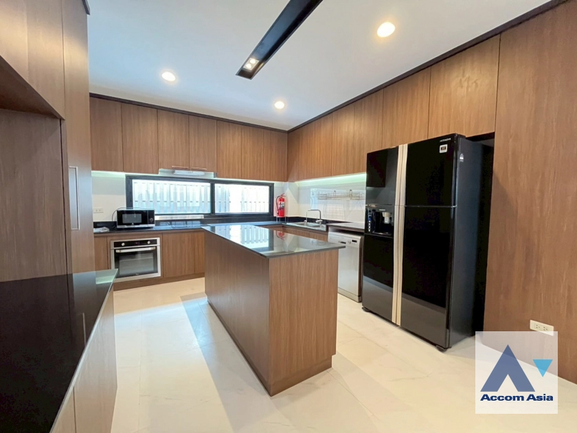 6  4 br House For Sale in Sukhumvit ,Bangkok BTS Phrom Phong AA44093