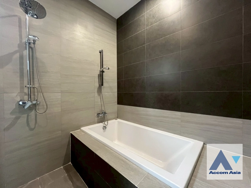 21  4 br House For Sale in Sukhumvit ,Bangkok BTS Phrom Phong AA44093