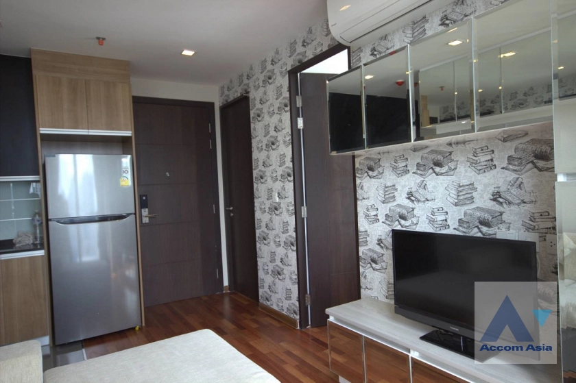 unit 2 Bedrooms  Condominium For Rent in Phaholyothin, Bangkok  near BTS Ratchathewi (AA44097)