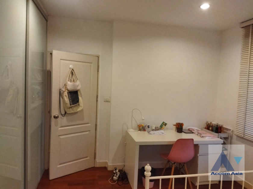 29  3 br House For Rent in Krungthep Kreetha ,Bangkok  at Nirvana Icon Wongwaen-Rama 9 AA44098