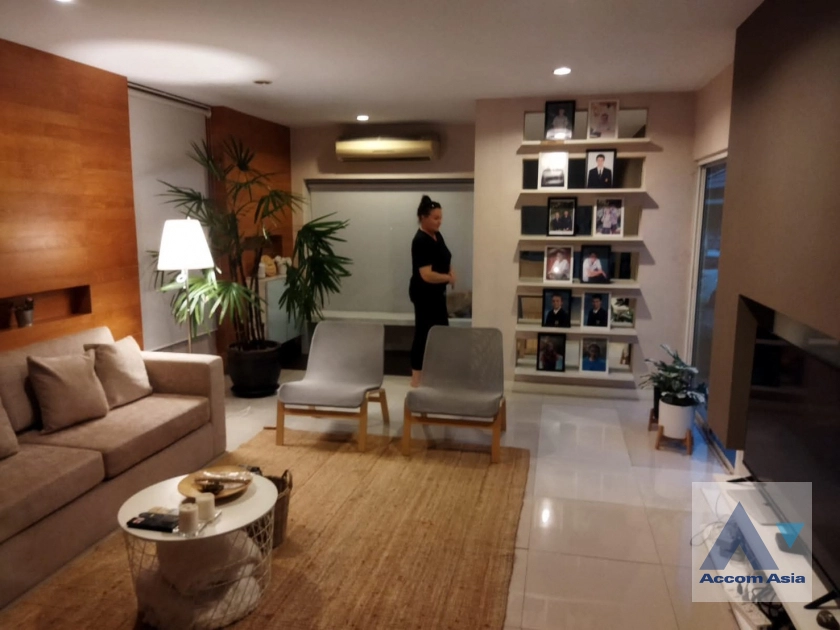 36  3 br House For Rent in Krungthep Kreetha ,Bangkok  at Nirvana Icon Wongwaen-Rama 9 AA44098