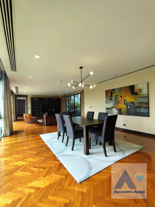 unit 2 Bedrooms  Apartment For Rent in Sukhumvit, Bangkok  near BTS Ekkamai (AA44121)