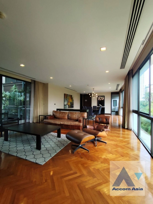 unit 2 Bedrooms  Apartment For Rent in Sukhumvit, Bangkok  near BTS Ekkamai (AA44121)