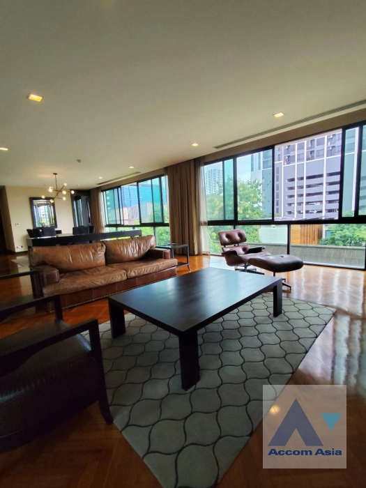 unit 2 Bedrooms  Apartment For Rent in Sukhumvit, Bangkok  near BTS Ekkamai (AA44121)