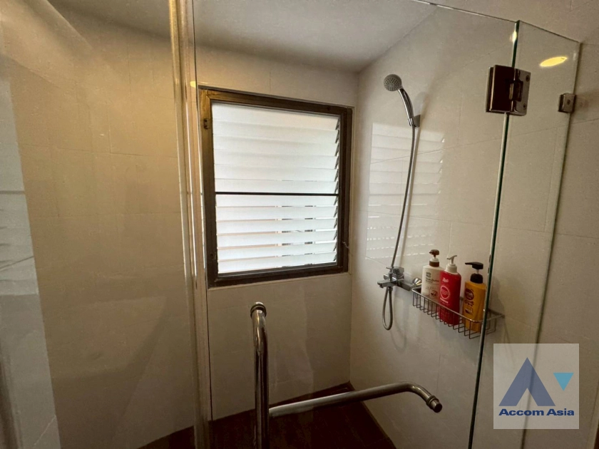 13  2 br Apartment for rent and sale in Sathorn ,Bangkok BTS Sala Daeng - MRT Lumphini at A cozy apartment  AA44127