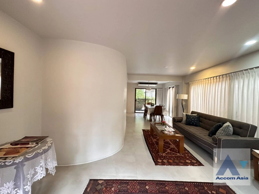 7  2 br Apartment for rent and sale in Sathorn ,Bangkok BTS Sala Daeng - MRT Lumphini at A cozy apartment  AA44128