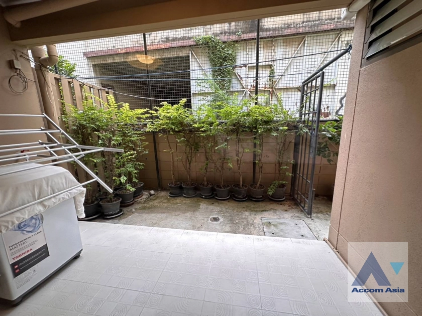 36  2 br Apartment for rent and sale in Sathorn ,Bangkok BTS Sala Daeng - MRT Lumphini at A cozy apartment  AA44128