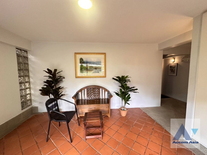 7  3 br Apartment For Rent in Sathorn ,Bangkok BTS Sala Daeng - MRT Lumphini at A cozy apartment  AA44130