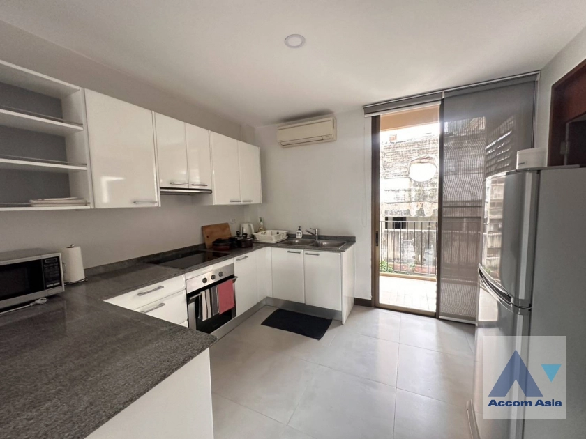 6  3 br Apartment For Rent in Sathorn ,Bangkok BTS Sala Daeng - MRT Lumphini at A cozy apartment  AA44130