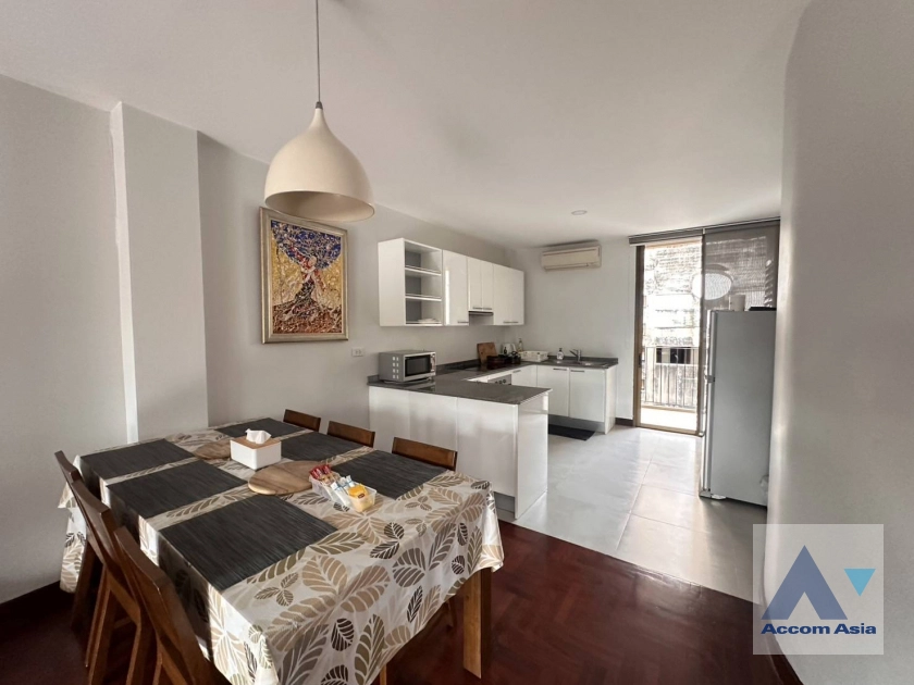 5  3 br Apartment For Rent in Sathorn ,Bangkok BTS Sala Daeng - MRT Lumphini at A cozy apartment  AA44130